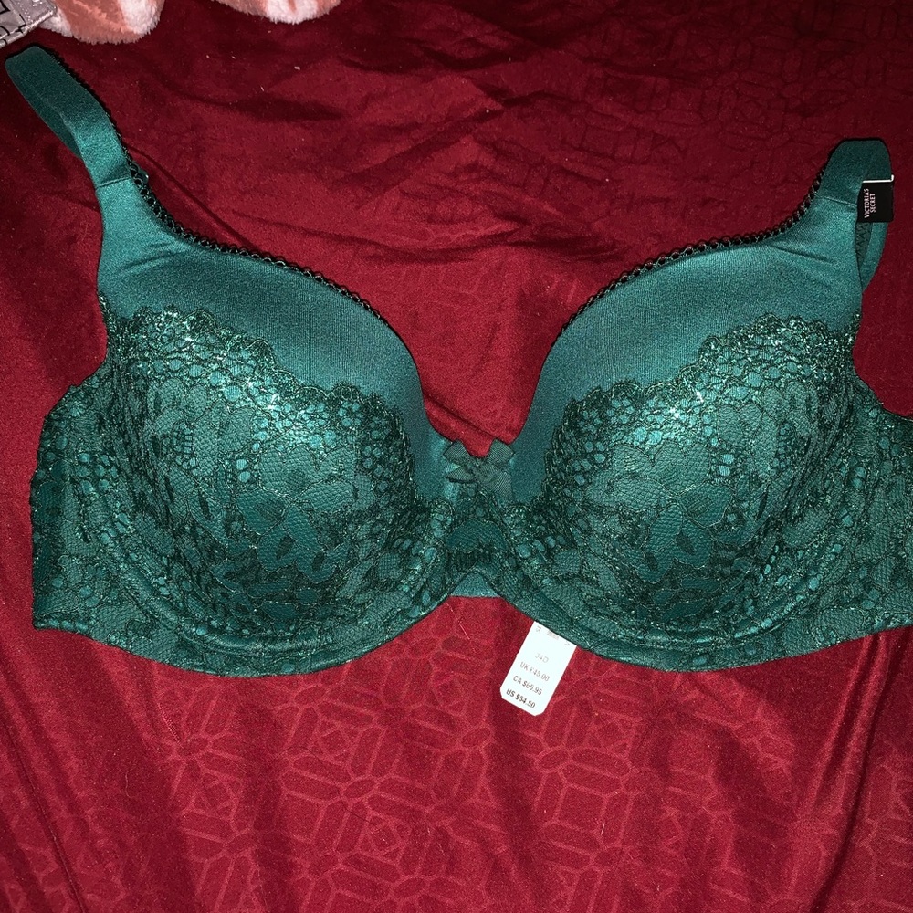 Green VS bra